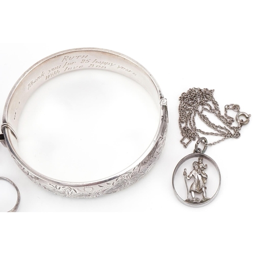 3326 - Vintage and later silver jewellery including a Victorian style hinged bangle, Belcher link necklace ... 