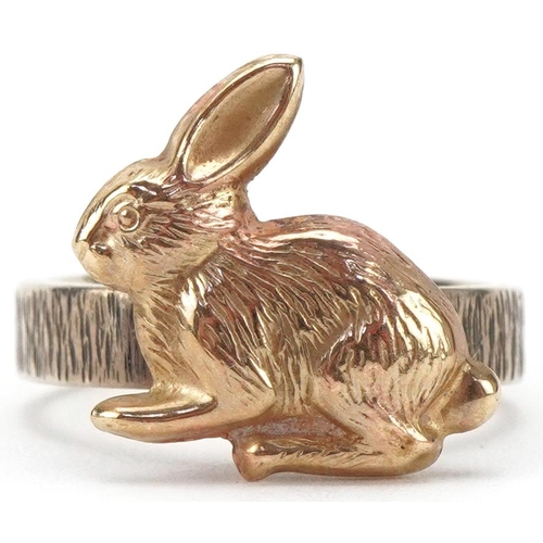 9ct gold ring in the form of a rabbit, size N, 4.0g