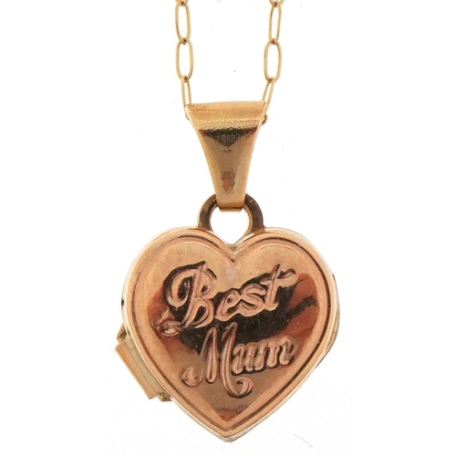 3094 - 9ct gold Best Mum love heart locket on a 9ct gold necklace, 1.5cm high and 44cm in length, total 1.0... 