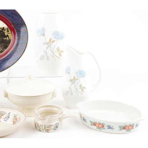 544 - Large group of assorted Wedgwood dinnerware including a Roseberry pattern part service, Ralph Lauren... 