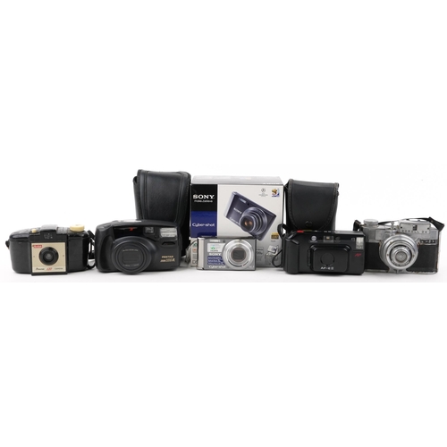 1476 - Vintage and later cameras including a Sony Cybershot DSC-W370 with box, Koroll 24, Minolta AF-E2 and... 