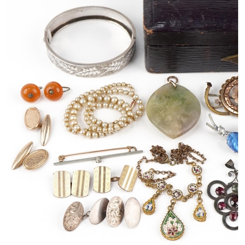 3375 - Small collection of vintage jewellery including a 9ct gold clasped pearl necklace, coral bracelet an... 