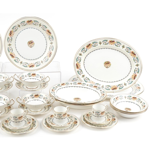 558 - Aynsley Banquet pattern part dinner service