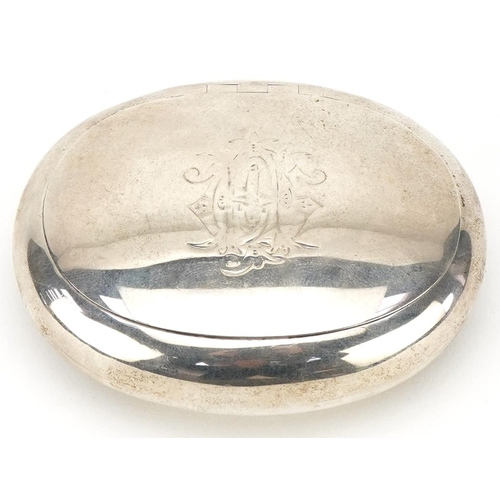 433 - Late Victorian silver oval snuff box, Birmingham 1898 by George Unite & Sons, 8.5cm wide, 79g