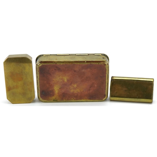 2548 - 1914 Princess Mary Christmas tin, 13cm wide, together with two brass snuff boxes