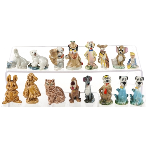 522 - Collection of Wade Whimsies animals and figures including Yogi Bear, Jerry and some Disney, the larg... 