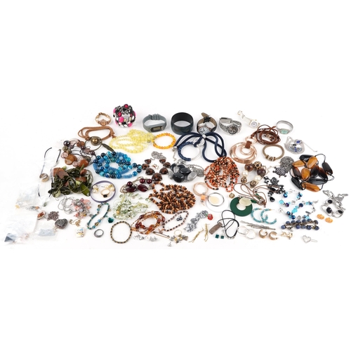 3373 - Mixed group of costume jewellery to include watches, necklaces, bracelets and bangles