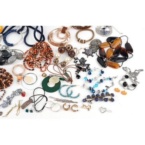 3373 - Mixed group of costume jewellery to include watches, necklaces, bracelets and bangles