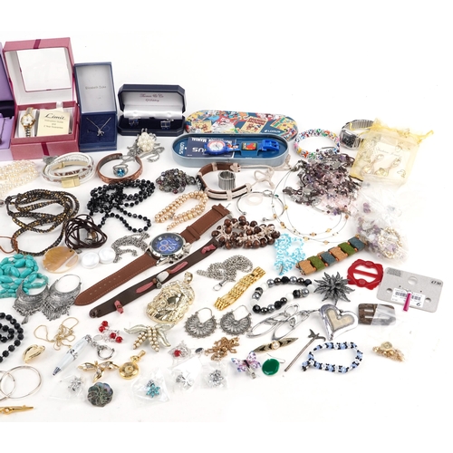 3395 - Mixed group of costume jewellery to include watches, necklaces, cufflinks and bracelets