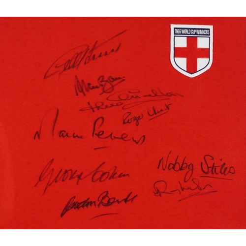 2484 - Signed replica England jumper personally signed by The England 1966 World Cup winners including Gord... 