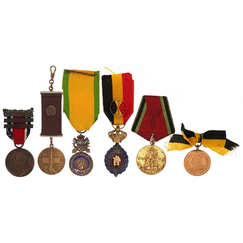 2567 - Military interest medals and jewels with ribbons including France, Belgium and Russia