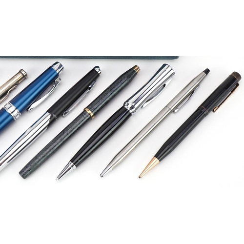 1156 - Fountain pens and ballpoint pens, predominantly Cross, and a white metal Yard-O-Led propelling penci... 