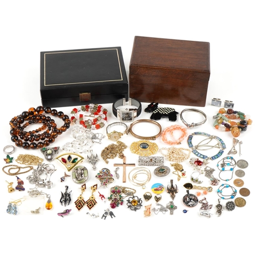 3379 - Small collection of mixed costume jewellery to include a hardstone necklace, two silver bangles, an ... 