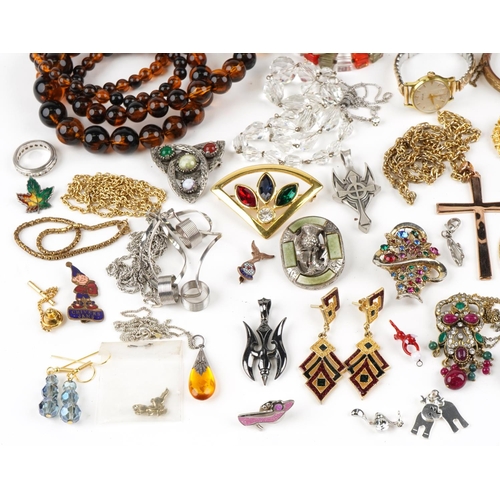 3379 - Small collection of mixed costume jewellery to include a hardstone necklace, two silver bangles, an ... 