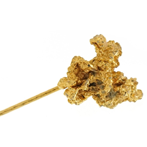 3029 - Yellow metal gold nugget design stickpin, 5cm in length, 3.8g