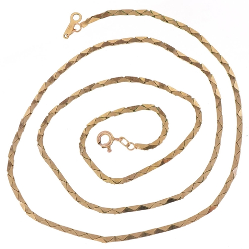 3018 - 9ct gold flattened link necklace, 50cm in length, 5.8g