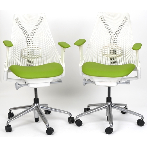 1089 - Pair of 20th century Herman Miller Sayl office chairs finished in white and green