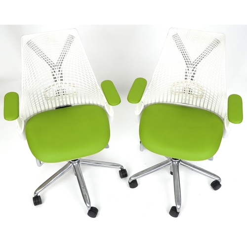 1089 - Pair of 20th century Herman Miller Sayl office chairs finished in white and green