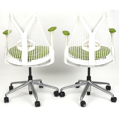 1089 - Pair of 20th century Herman Miller Sayl office chairs finished in white and green