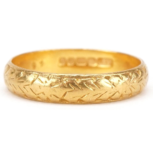 3245 - 22ct gold engraved wedding band, London 1967, size S, 4.3g