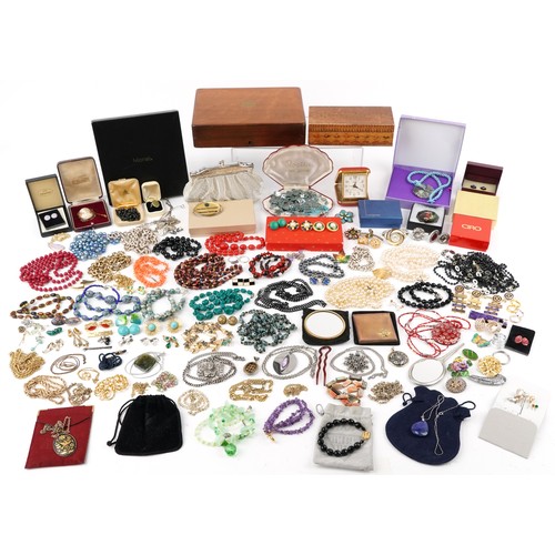 3398 - Collection of costume jewellery to include bracelets, necklaces and rings.