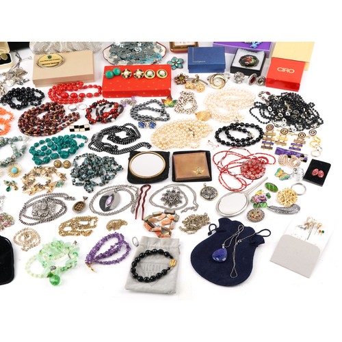 3398 - Collection of costume jewellery to include bracelets, necklaces and rings.