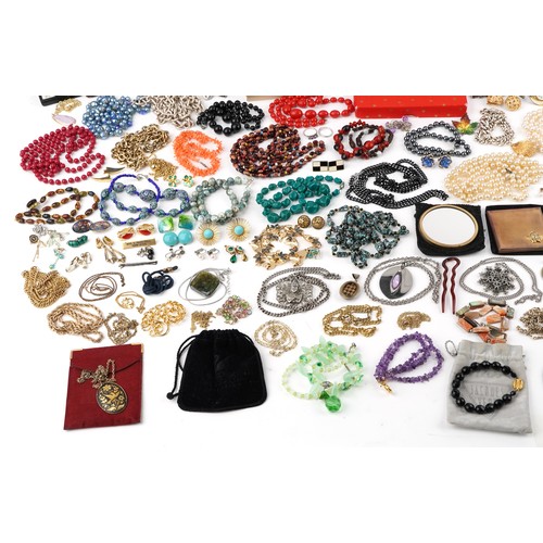 3398 - Collection of costume jewellery to include bracelets, necklaces and rings.