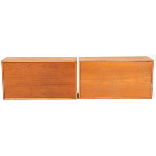 1091 - Two Ladderax teak shelving cabinets, each with sliding doors (lacking support bars), 47cm H x 89cm W... 