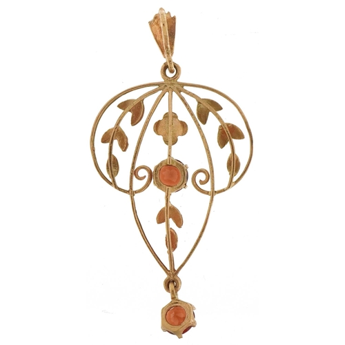 3160 - Edwardian yellow metal garnet openwork pendant, 4.5cm high, 2.1g