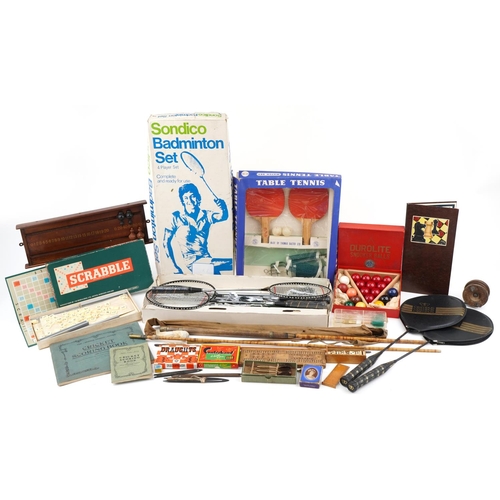 2075 - Vintage toys and sporting equipment including table tennis set, badminton set, snooker balls, darts,... 