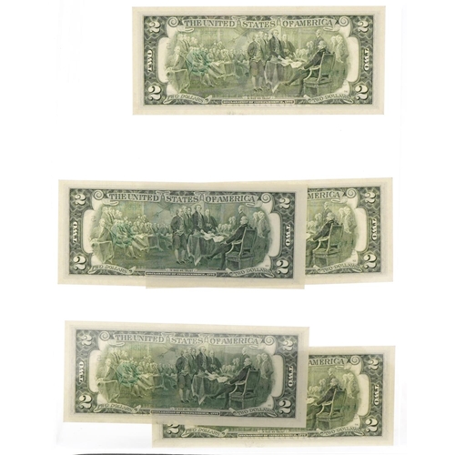 2221 - Five United States of America 2003 series A two dollar notes with consecutive serial numbers E168474... 