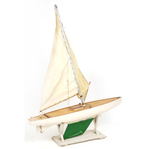 1109 - Large radio controlled model pond yacht, 125cm in length x 170cm high