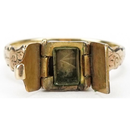 3019 - Antique unmarked gold poison ring with hinged cover and engraved decoration, size M, 1.8g