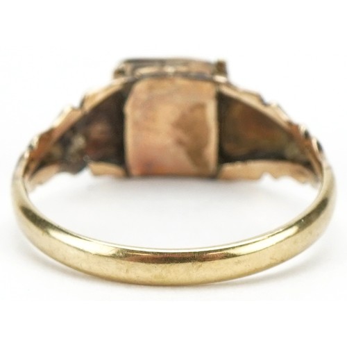 3019 - Antique unmarked gold poison ring with hinged cover and engraved decoration, size M, 1.8g