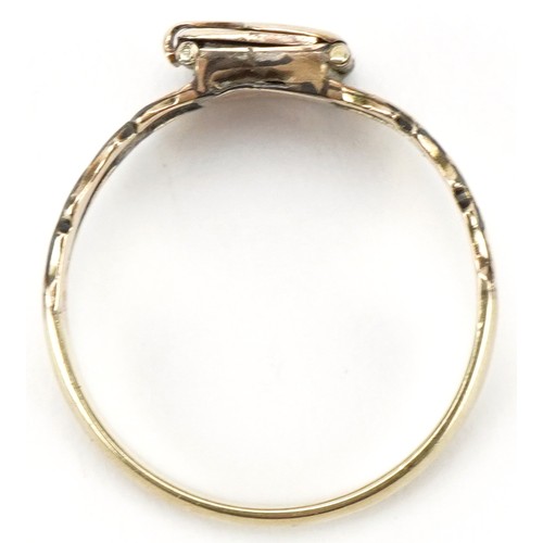 3019 - Antique unmarked gold poison ring with hinged cover and engraved decoration, size M, 1.8g