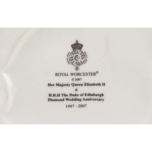 1206 - Five Royal Worcester and Royal Doulton commemorative figurines comprising 2 x Queen's 80th Birthday ... 