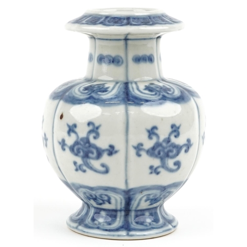 100 - A Chinese blue and white porcelain hand painted vase, 18cm high.