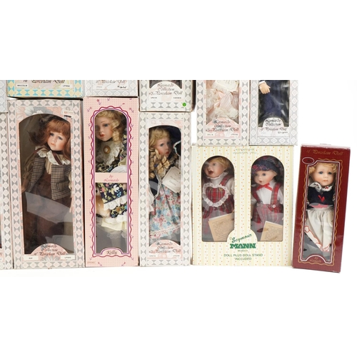 1263 - A Large collection of porcelain collectors dolls, some with boxes