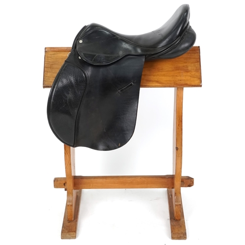 1154 - An Ideal Saddle Co. 16.5 inch black leather saddle.