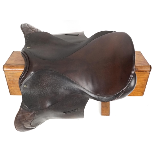 1158 - A Morris & Nolan 16 inch brown leather saddle.