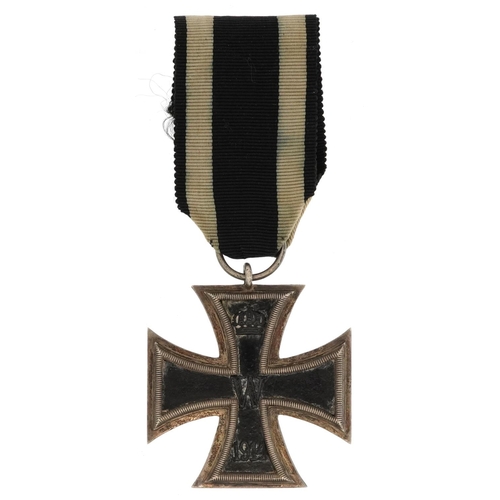 2554 - German military World War I 2nd Class Iron Cross with ribbon.