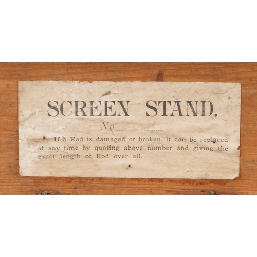 1402 - A Victorian magic lantern projector screen frame housed in a painted pine box with E. L. Tappin Nort... 