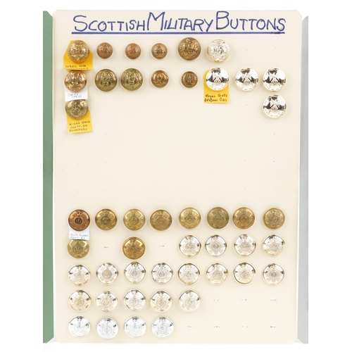 2514 - A collection of Scottish military interest uniform buttons including The Royal Company of Archers Th... 