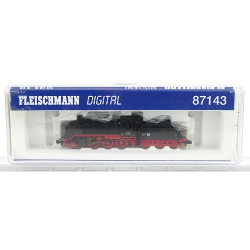 1246 - Two Bachmann N scale Spectrum 'The Master Railroad Series' trains and tenders, South Pacific and San... 