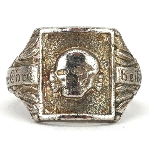 2560 - A German military interest Totenkopf style ring, size S, 9.2g.