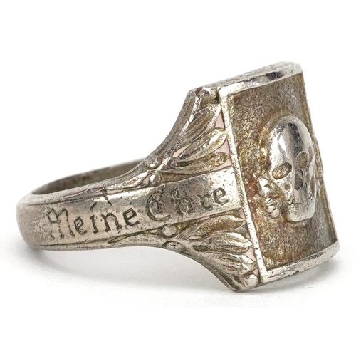 2560 - A German military interest Totenkopf style ring, size S, 9.2g.