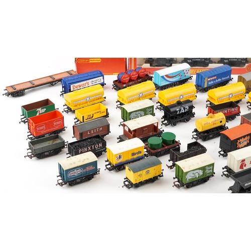 1270 - A collection of predominantly Hornby OO gauge coaches, some with boxes.