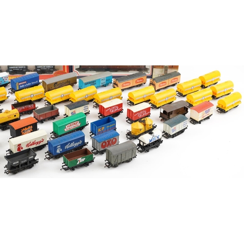 1270 - A collection of predominantly Hornby OO gauge coaches, some with boxes.