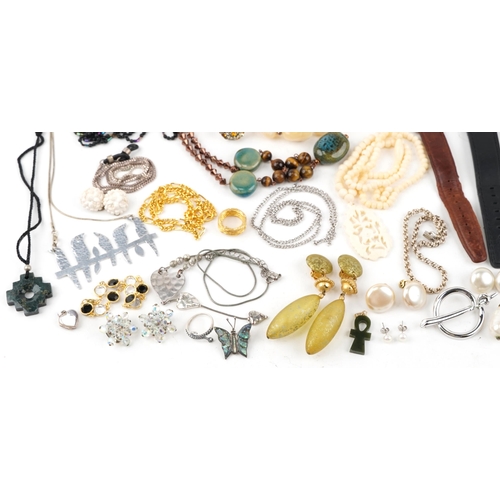 3348 - Vintage and later jewellery, some silver, including silver rings, Mexican silver and abalone butterf... 