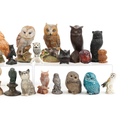 1508 - A large collection of ornamental owls including Beswick, Poole, brass and carved wood, the largest 1... 